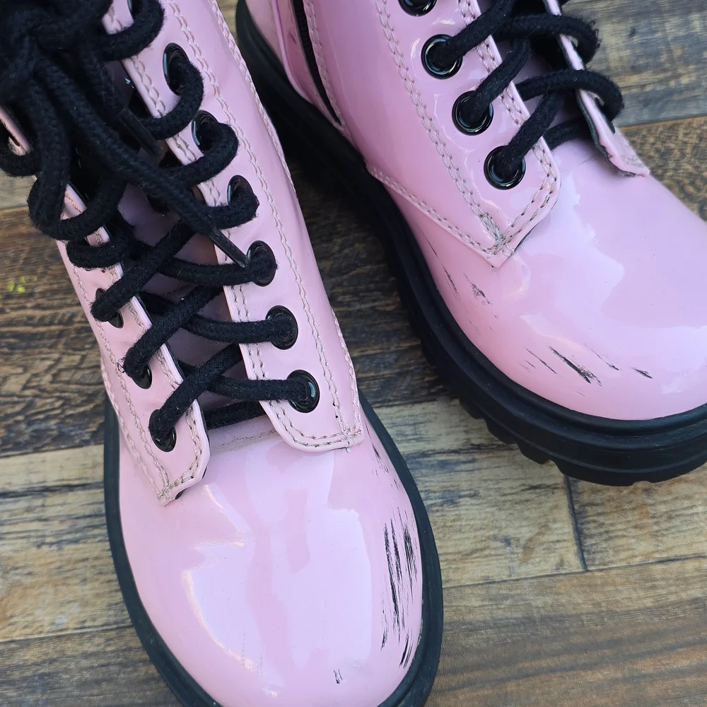 Soda Combat Pink Kids Lace Up Boots Size 6.5